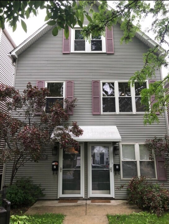 2621 N Drake Ave in Chicago, IL - Building Photo