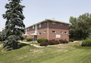 Keystone Park Apartments - Benson in Omaha, NE - Building Photo - Building Photo