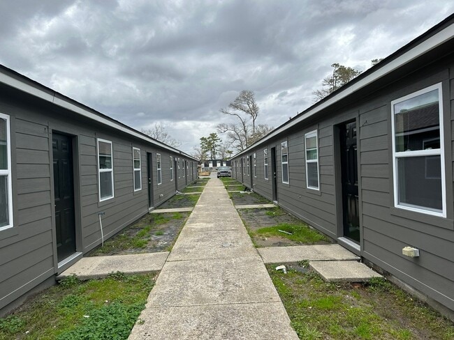 1035 Giovanni St, Unit 11