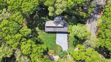 274 Little Fresh Pond Rd in Southampton, NY - Building Photo - Building Photo
