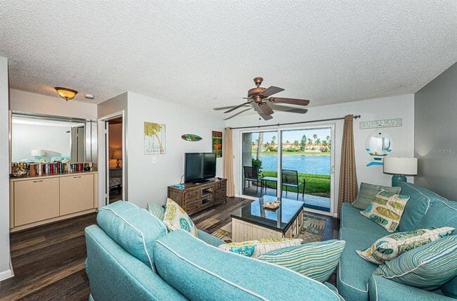 6100 Bahia Del Mar Cir N in St. Petersburg, FL - Building Photo - Building Photo