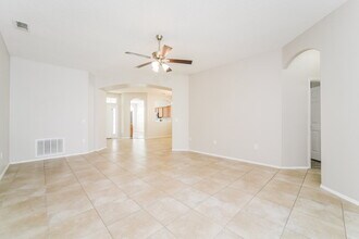 1027 Lake Biscayne Way in Orlando, FL - Building Photo - Building Photo