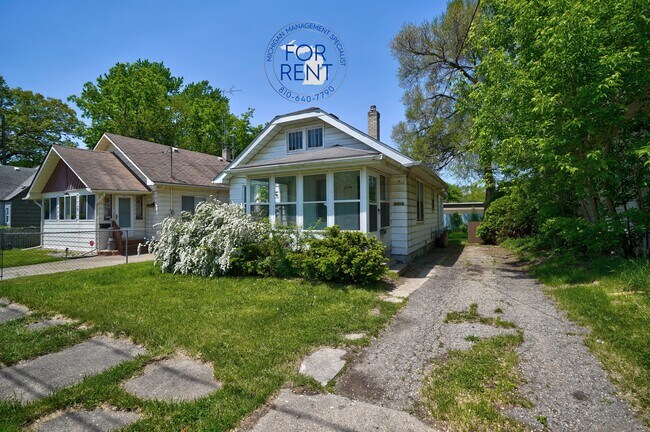 2714 Swayze St photo'