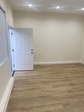405 W Broadway, Unit E in Glendale, CA - Foto de edificio - Building Photo