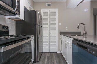 Villas on Rosemeade West in Dallas, TX - Foto de edificio - Interior Photo