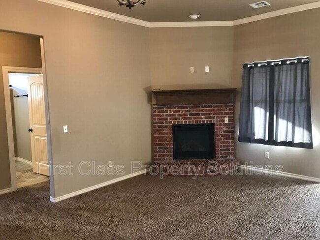 1721 Sharon Dr in Guthrie, OK - Building Photo - Building Photo