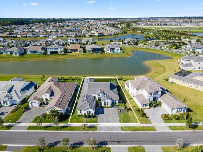 property at 4727 Estates Cir