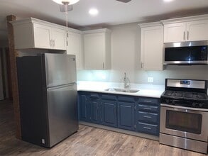 10522 Baker Pl in Crown Point, IN - Foto de edificio - Building Photo