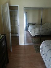 7765 W 91st St, Unit F2107 in Los Angeles, CA - Building Photo - Building Photo