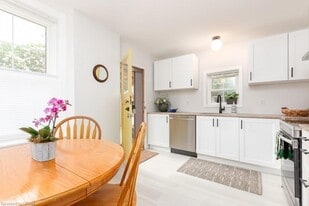 Alexander Street - 1 Bed in Belleville, ON - Building Photo