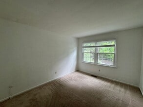 4761 Old Hickory Rd in Virginia Beach, VA - Building Photo - Building Photo