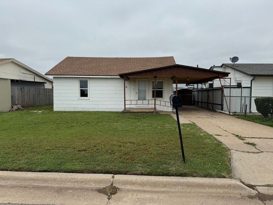 1108 S Faulkner St in Pampa, TX - Foto de edificio