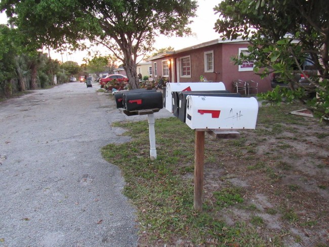 402 NW 10th Ave in Delray Beach, FL - Building Photo - Building Photo