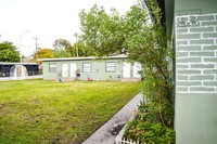 Central Palms Apartments II in Hialeah, FL - Building Photo - Building Photo