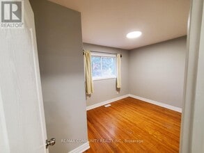 11 Northfield Rd in Toronto, ON - Building Photo - Building Photo