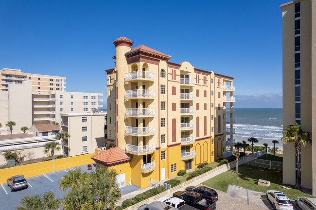 Palmas De Mallorca in Daytona Beach Shores, FL - Foto de edificio - Building Photo