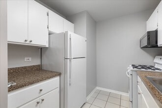 5740 East Ave in Countryside, IL - Building Photo - Building Photo