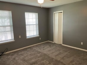 1517 TX-146 in La Porte, TX - Building Photo - Building Photo
