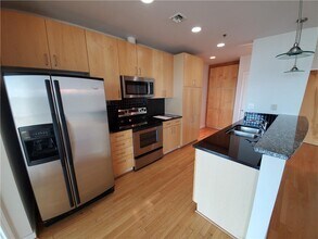 923 Peachtree St NE in Atlanta, GA - Building Photo - Building Photo