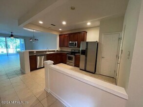 13475 Stone Pond Dr in Jacksonville, FL - Foto de edificio - Building Photo