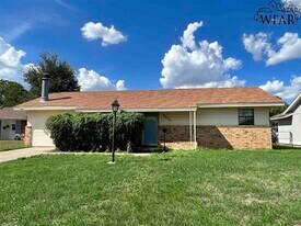 3020 Cunningham Dr in Wichita Falls, TX - Building Photo