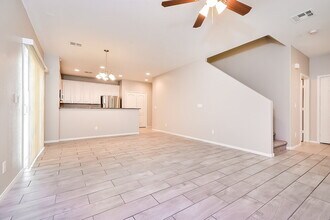 9028 Leading Ct in Las Vegas, NV - Foto de edificio - Building Photo