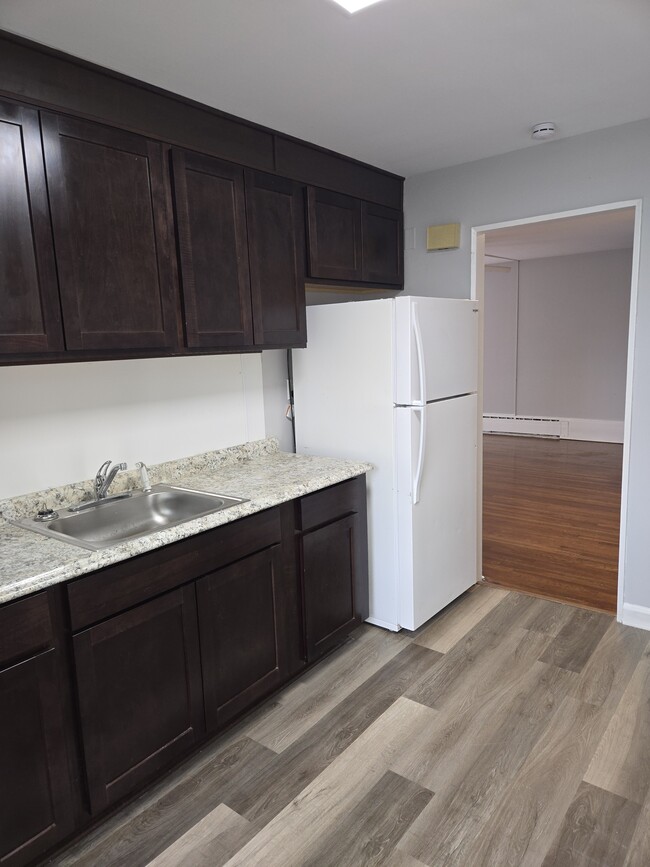 property at 84 Oakview Cir