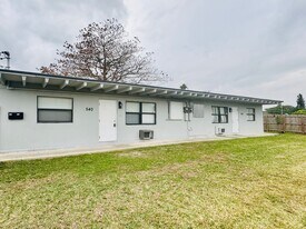 536 SW 6th Terrace, Unit 536 in Homestead, FL - Building Photo