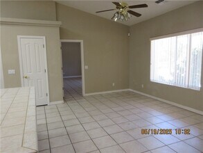 2627 Broken Arrow St in Kingman, AZ - Building Photo - Building Photo
