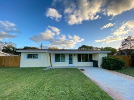 124 NW 9th St in Boca Raton, FL - Building Photo