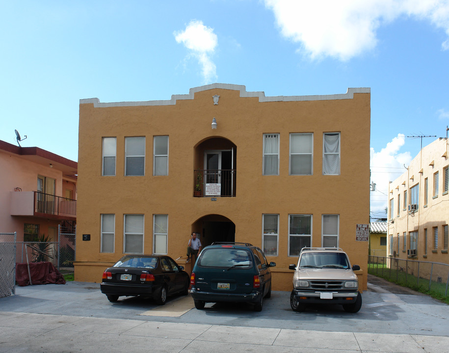 2020 SW 6th St in Miami, FL - Building Photo