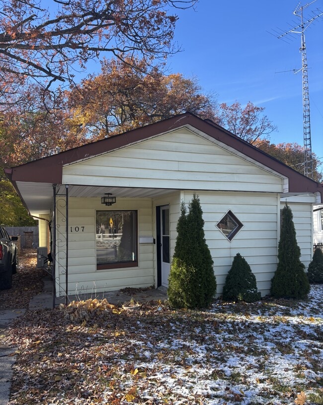 1107 Colborne Rd in Sarnia, ON - Building Photo - Building Photo