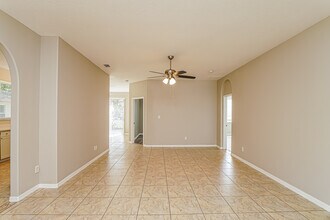 10112 Andover Point Cir, Unit 208 in Orlando, FL - Building Photo - Building Photo