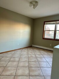 166 Lyon Pl, Unit Apt 2 Floor in Lynbrook, NY - Building Photo - Building Photo