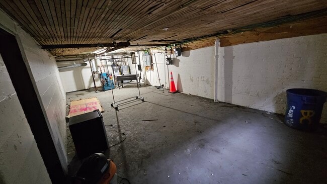 44 Kirkwood Rd, Unit 4 in Boston, MA - Foto de edificio - Building Photo