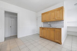52-54 Hanover St-Unit -#1 in Bridgeport, CT - Foto de edificio - Building Photo