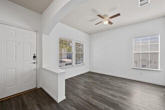 9206 Brents Elm Dr in Austin, TX - Building Photo - Building Photo