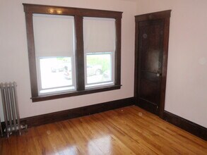 21 Waverly St in Fitchburg, MA - Foto de edificio - Building Photo