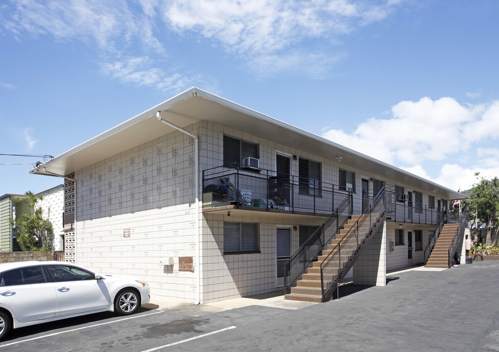 2122 Algaroba St in Honolulu, HI - Building Photo