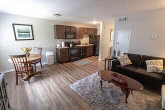 105 N Garth Ave in Columbia, MO - Building Photo - Building Photo