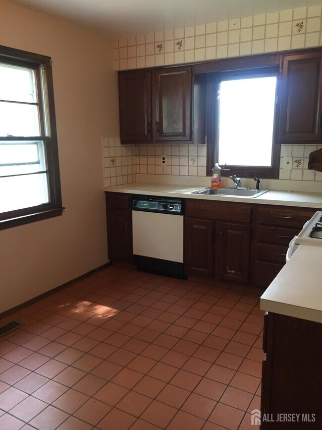 17 Jill Ct in Edison, NJ - Building Photo - Building Photo