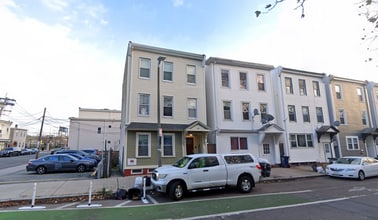 289 Chelsea St, Unit 1 in Boston, MA - Building Photo - Building Photo