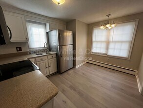 33 Mills Ln in Bloomfield, CT - Building Photo - Building Photo