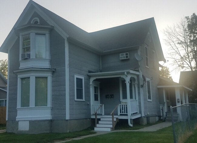 1008 Pearl St, Unit 3
