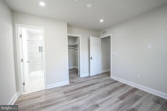 8665 Center Rd in West Springfield, VA - Building Photo - Building Photo