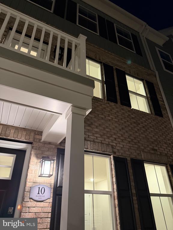 property at 10 Barbine Wy