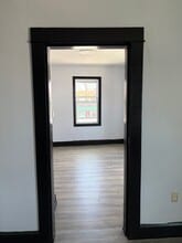 36 Lake St, Unit 1 in Webster, MA - Foto de edificio - Building Photo