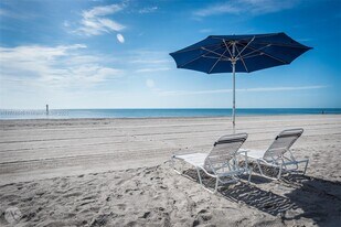 177 Ocean Ln Dr in Key Biscayne, FL - Building Photo