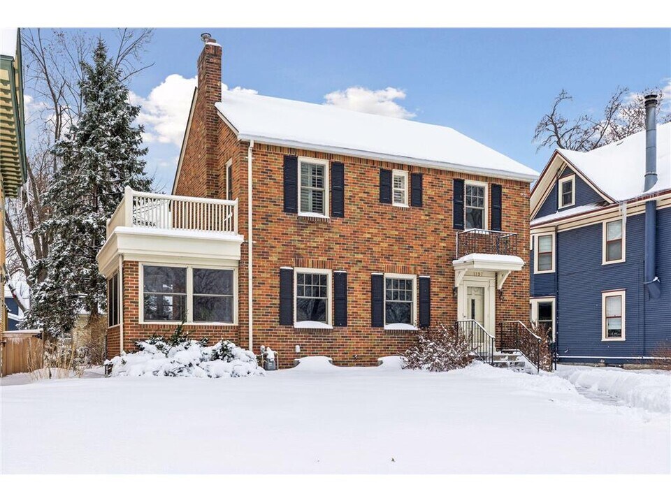 1197 W Como Blvd in St. Paul, MN - Building Photo