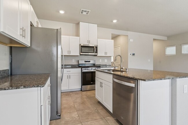7504 Red Plumeria Ave in Las Vegas, NV - Foto de edificio - Building Photo